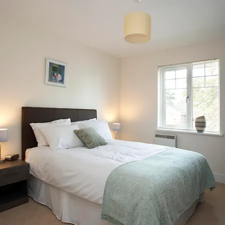 Saco Farnborough - Reading Road-2